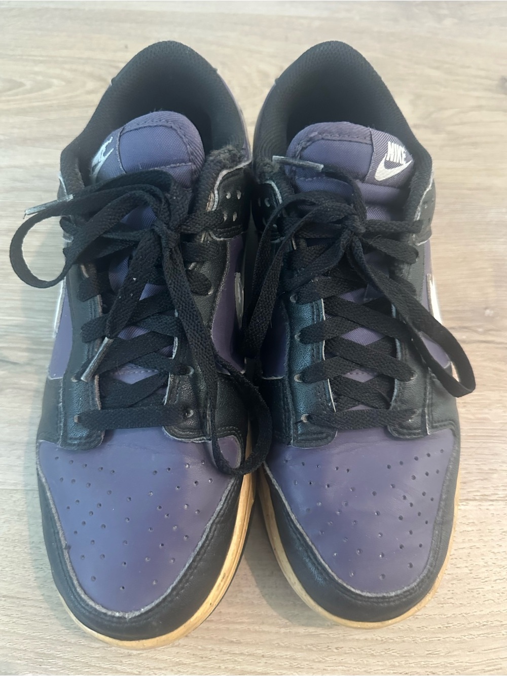 Nike Men’s Low-Top Sneakers in Black and Purple